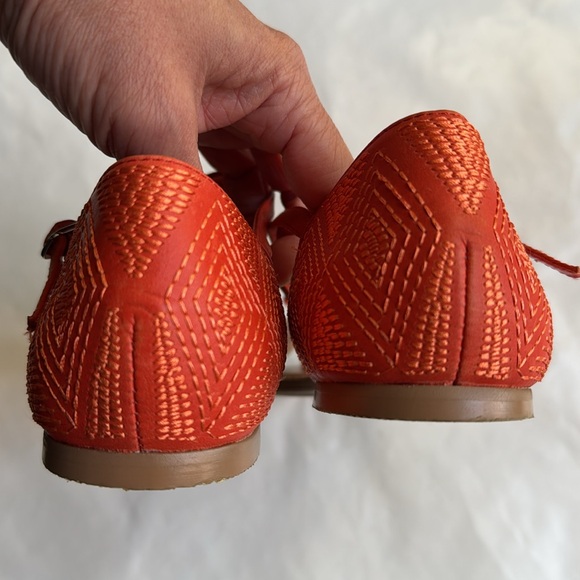 Land’s End thong sandals. Size US 6B - Picture 2 of 6